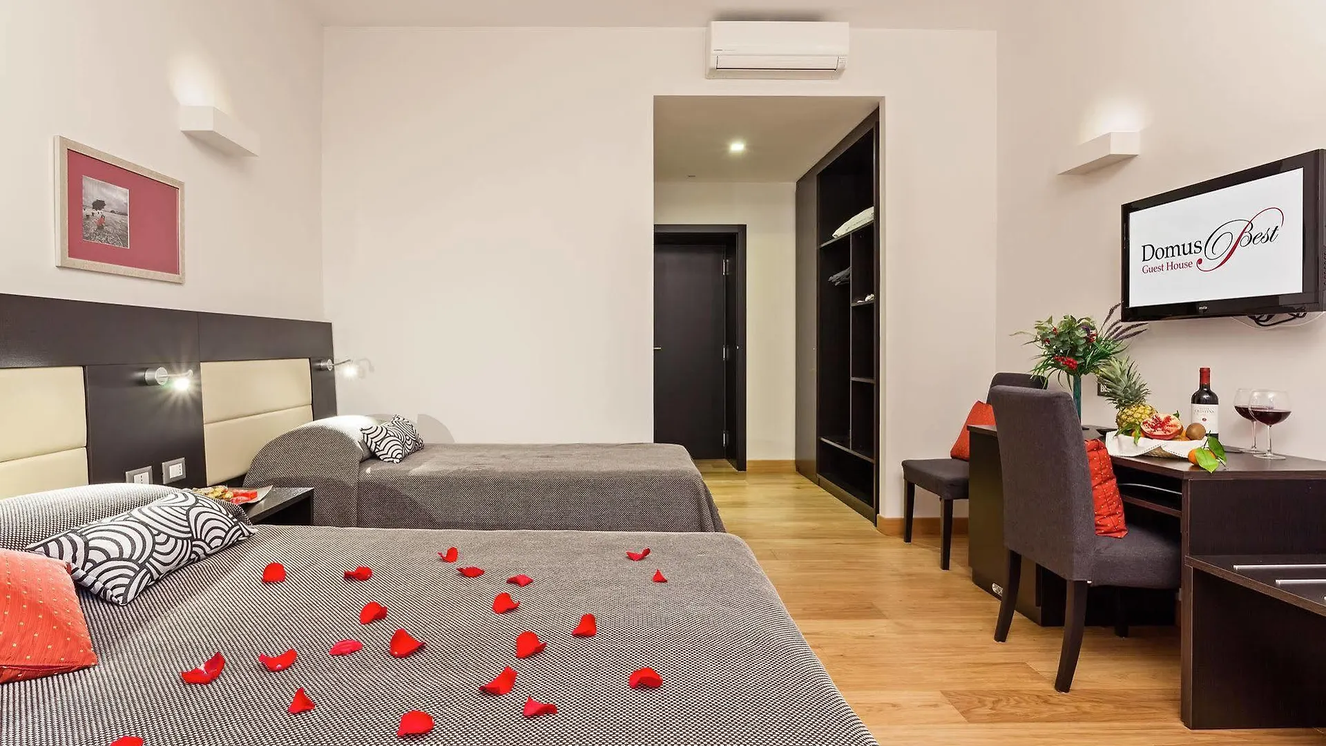 Domus Best Guest House