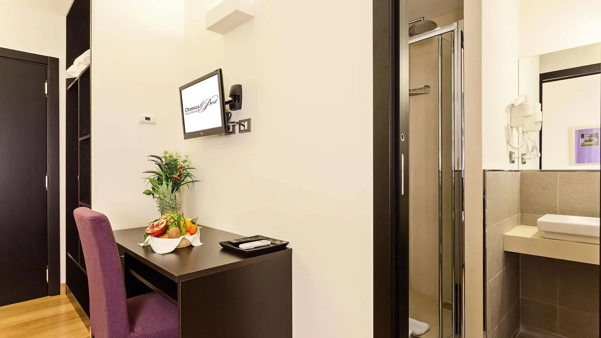 Domus Best Guest House